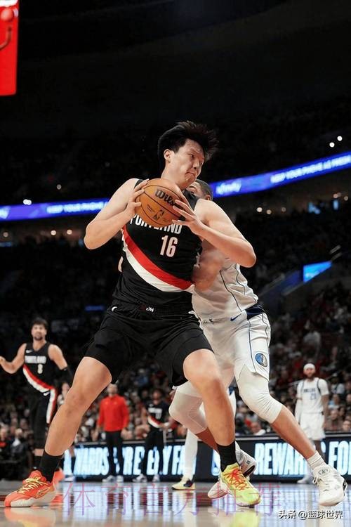 杨瀚森7分钟3篮板 开拓者不敌猛龙 霍勒迪21+7